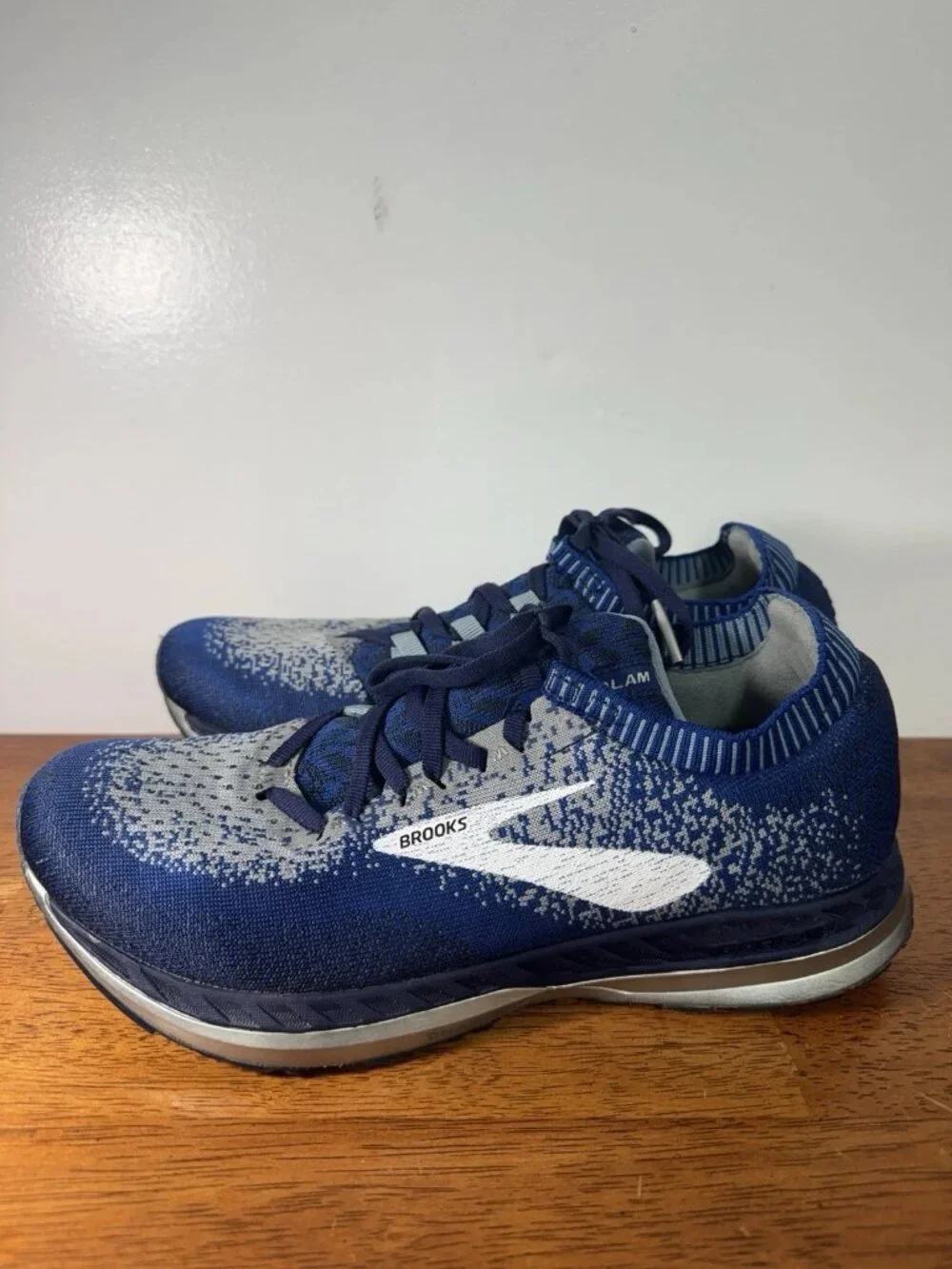 Brooks Men’s Running Shoes Size 7.5 Blue Gray Knit Athletic Sneakers EU 40.5
